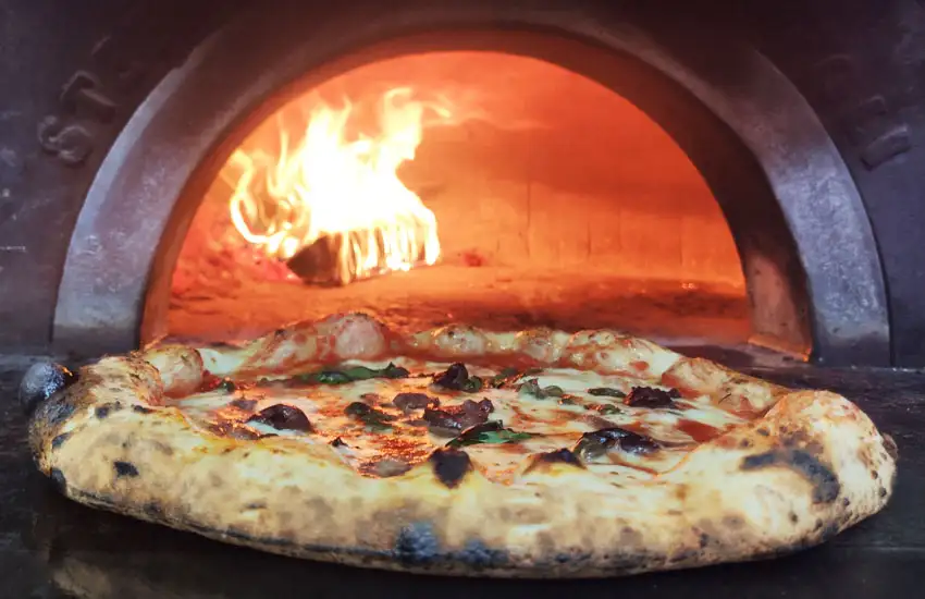 Pizza con i Funghi.
