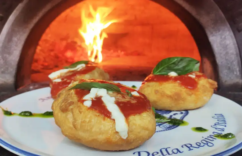 Pizze fritte 'Montanare'.